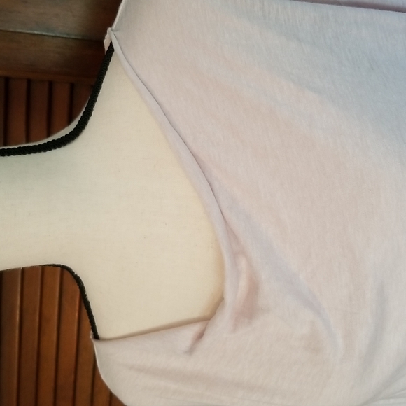 2/$10 GAP tee - Picture 2 of 6